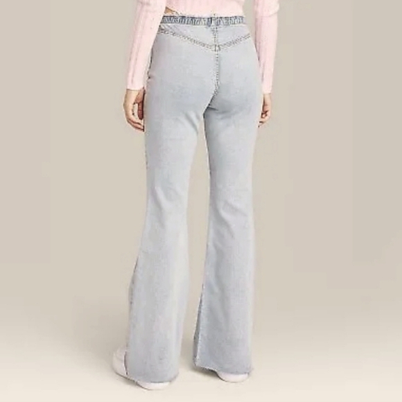 💋HP! Wild Fable | Low Rise Extreme Flared Leg Jeans Size 4 Light Wash - Picture 1 of 10